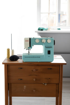 Janome TR 2023 Dikiş Makinesi (Koli Hasarlı)