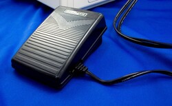 Merrylock Coverlock MK4075 2/3/4/5 İplikli Ev Tipi Overlok ve Reçme Dikiş Makinesi - Thumbnail